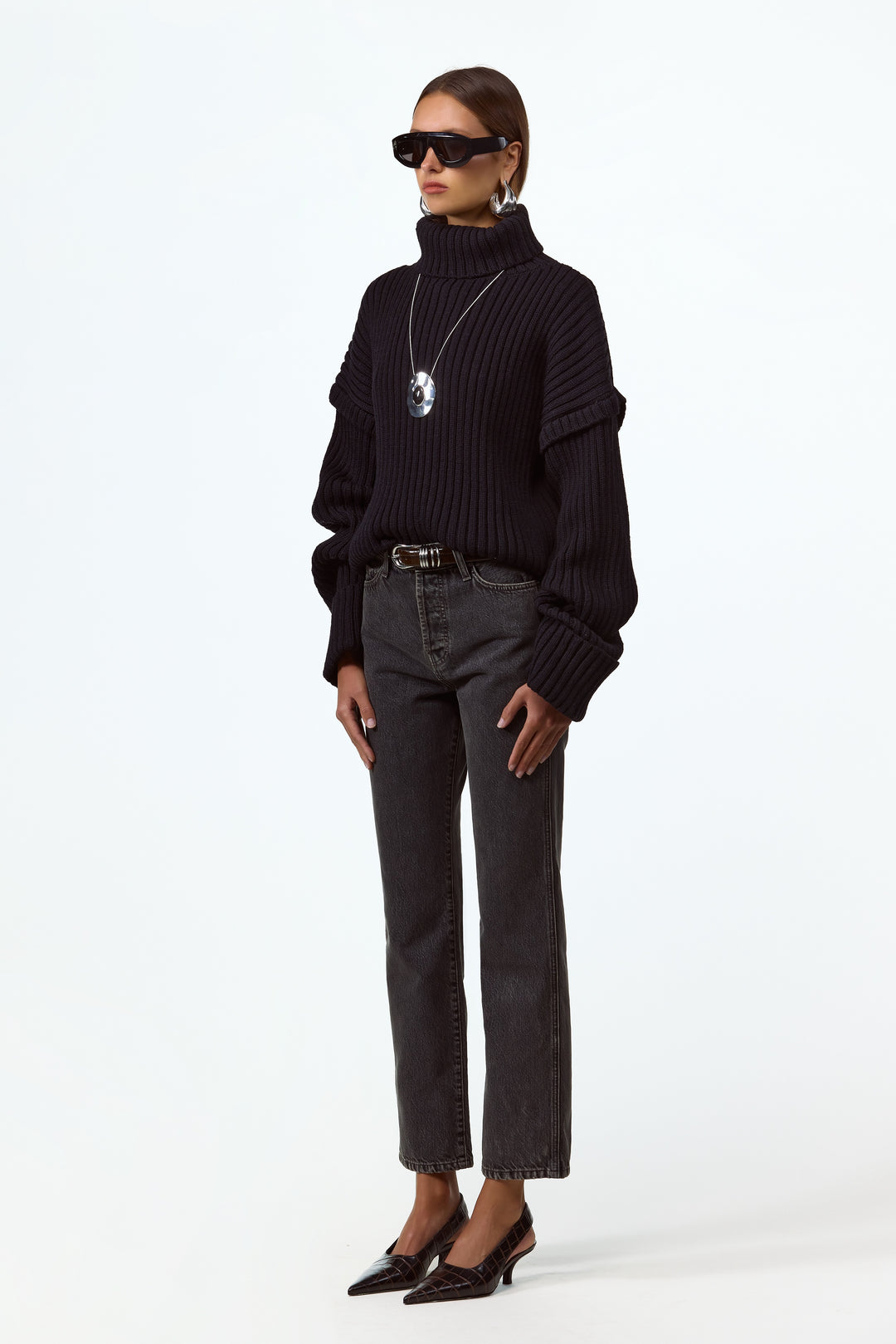 Oversized Ribbed Wool Sweater (Black)