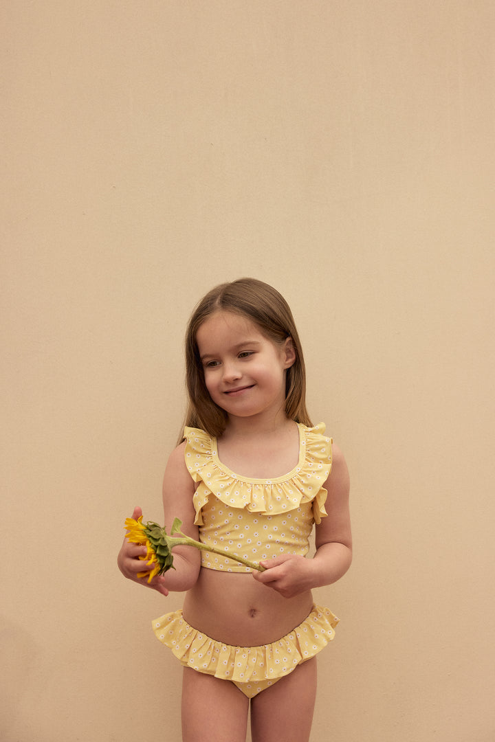 flounce bottom (yellow daisy)